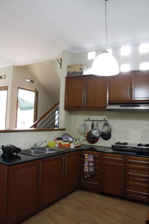 The Attic Bed & Breakfast Bandung Extérieur photo