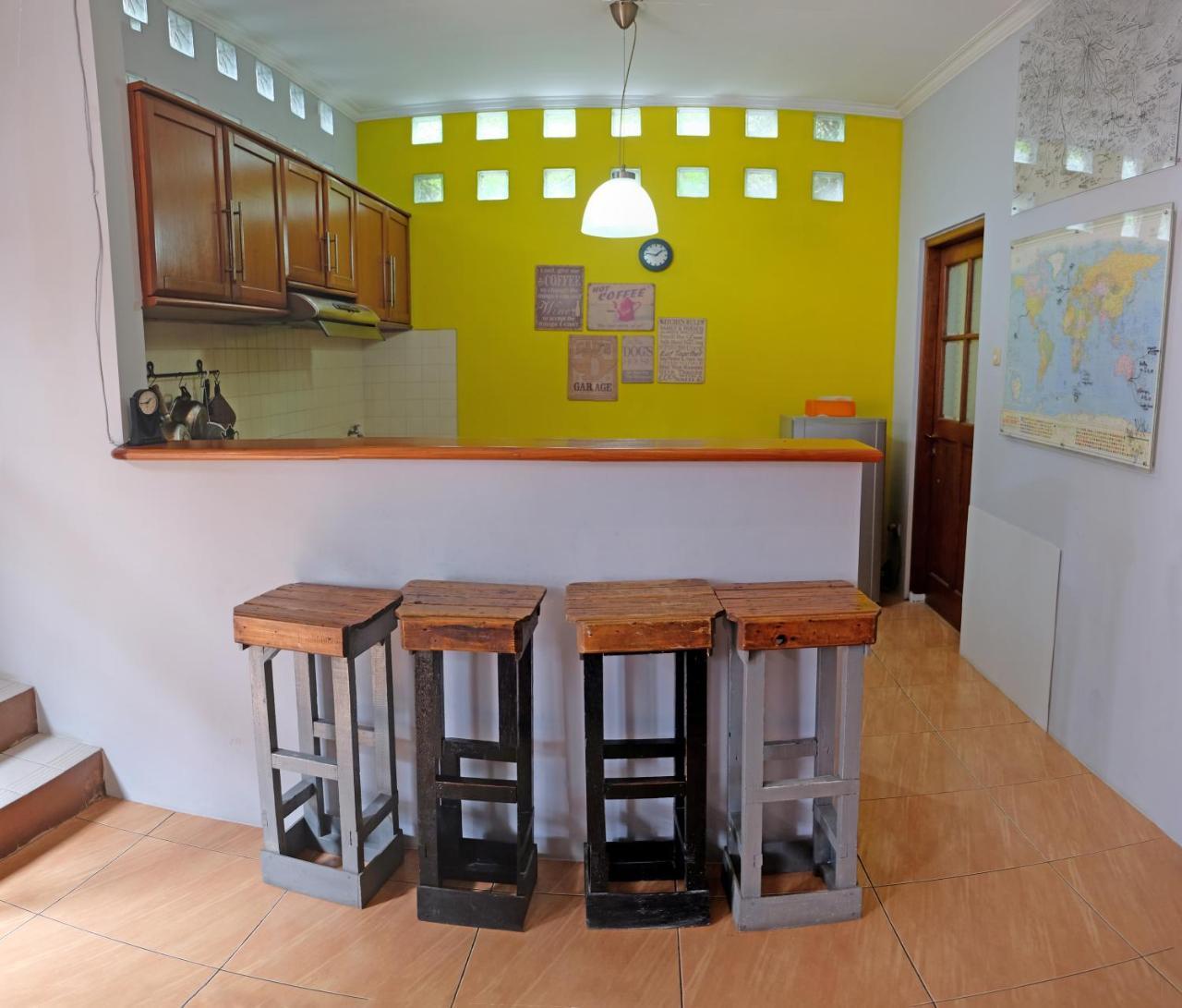 The Attic Bed & Breakfast Bandung Extérieur photo