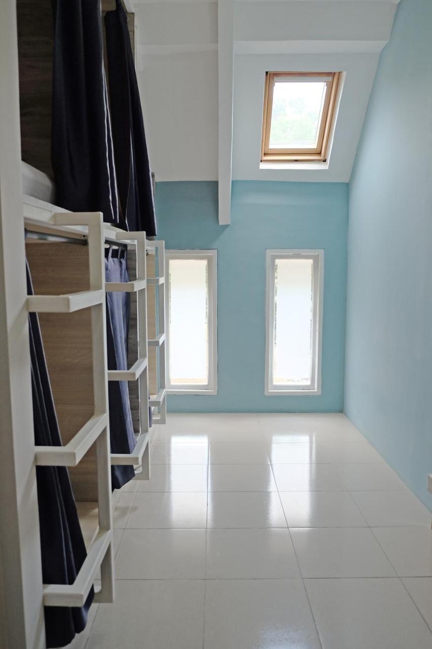 The Attic Bed & Breakfast Bandung Extérieur photo